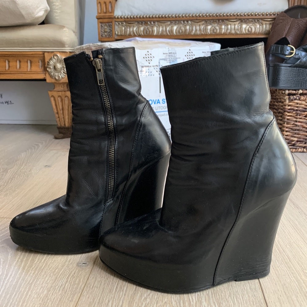 Ann Demeulemeester
wedge ankle boots